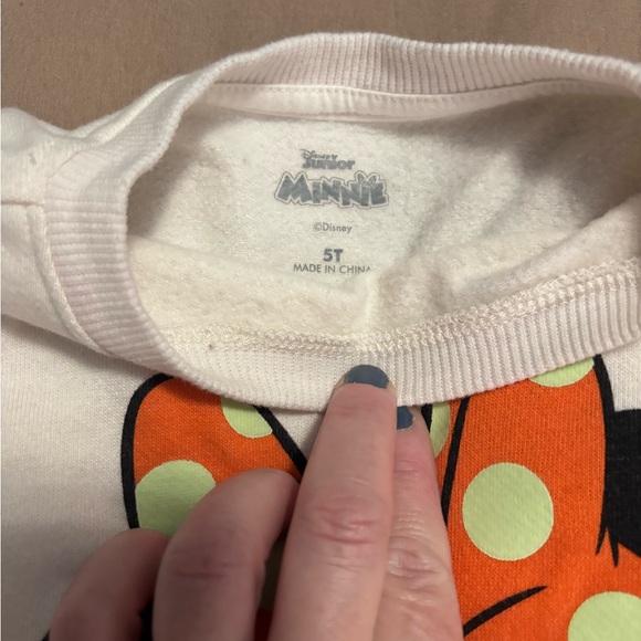 SOLD!!!Disney Magic Alert! White Minnie Mouse Sweatshirt with Orange Bow 🧡✨ - Picture 3 of 3
